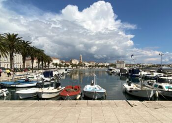 Split Ferry Port, Explained: Piers, Tickets, Boarding