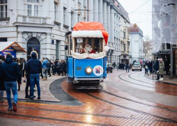 Christmas in Croatia: Coast or Zagreb? A Couples’ Verdict